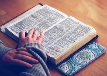 Declutter Your Life, Make Time for Bible Reading